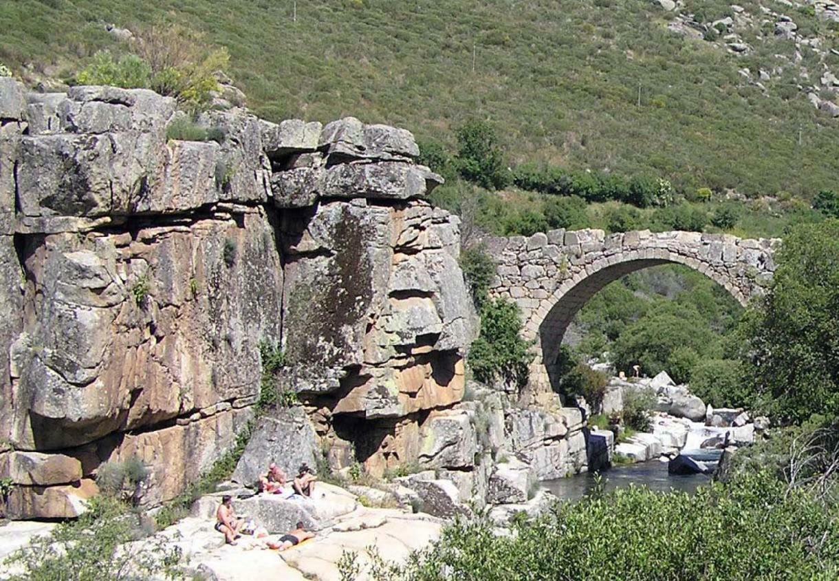 Penzion La Casa Del Abuelo Hoyos del Espino Exteriér fotografie